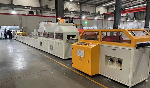 玻璃鋼拉擠工藝新變革：履帶式設(shè)備引領(lǐng)新風(fēng)向。